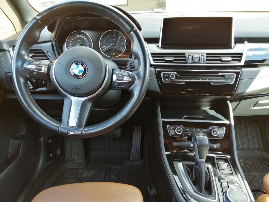 BMW F45 Active Tourer M pakiet, duża navi