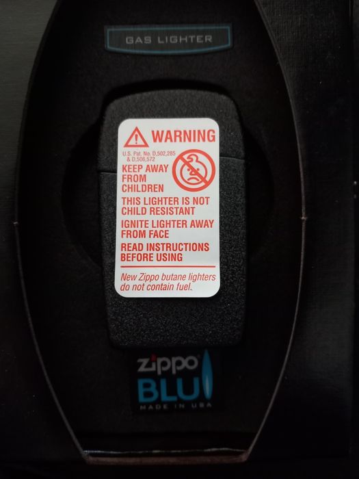 Isqueiro ZIPPO BLU novo
