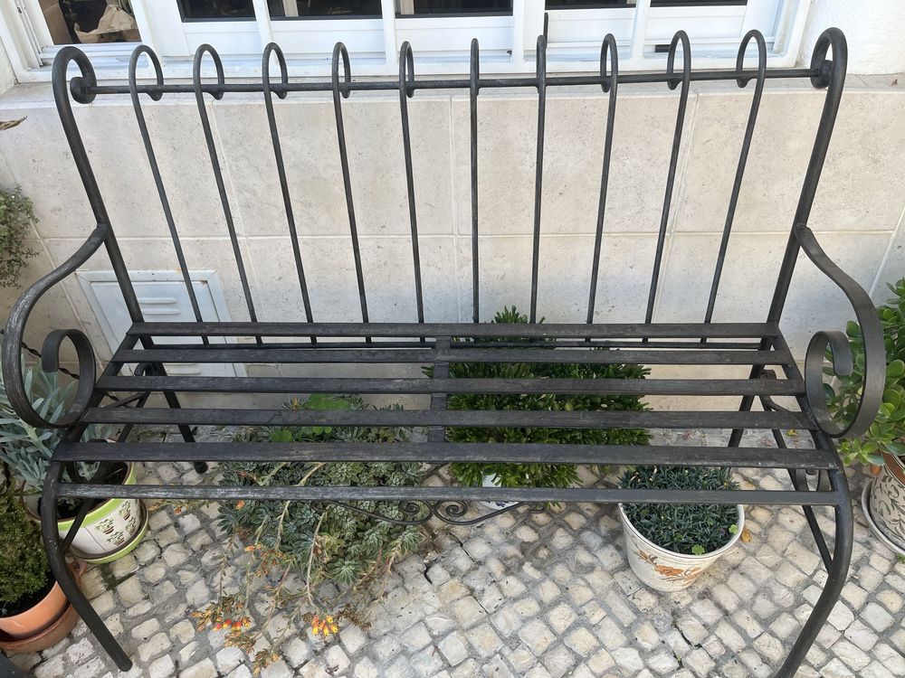 Banco de ferro forjado