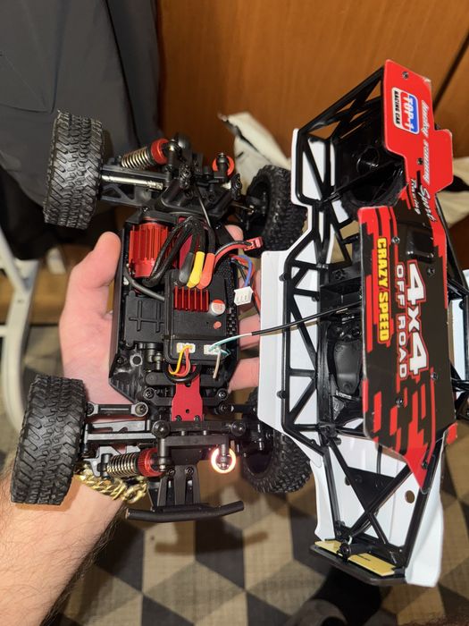 Машинка на радиоуправлении 4 WD 55км