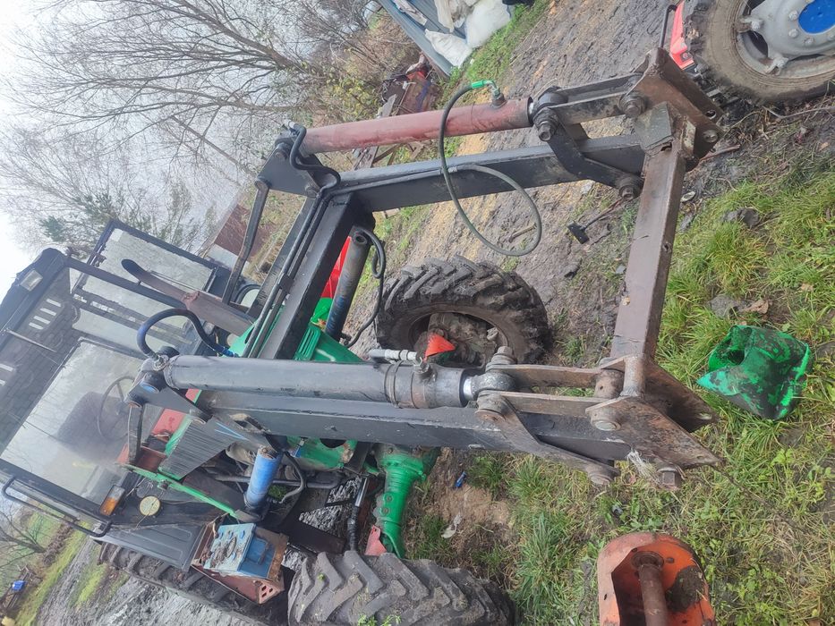 Фронтальний навантажувач кун ПКУ на т-40