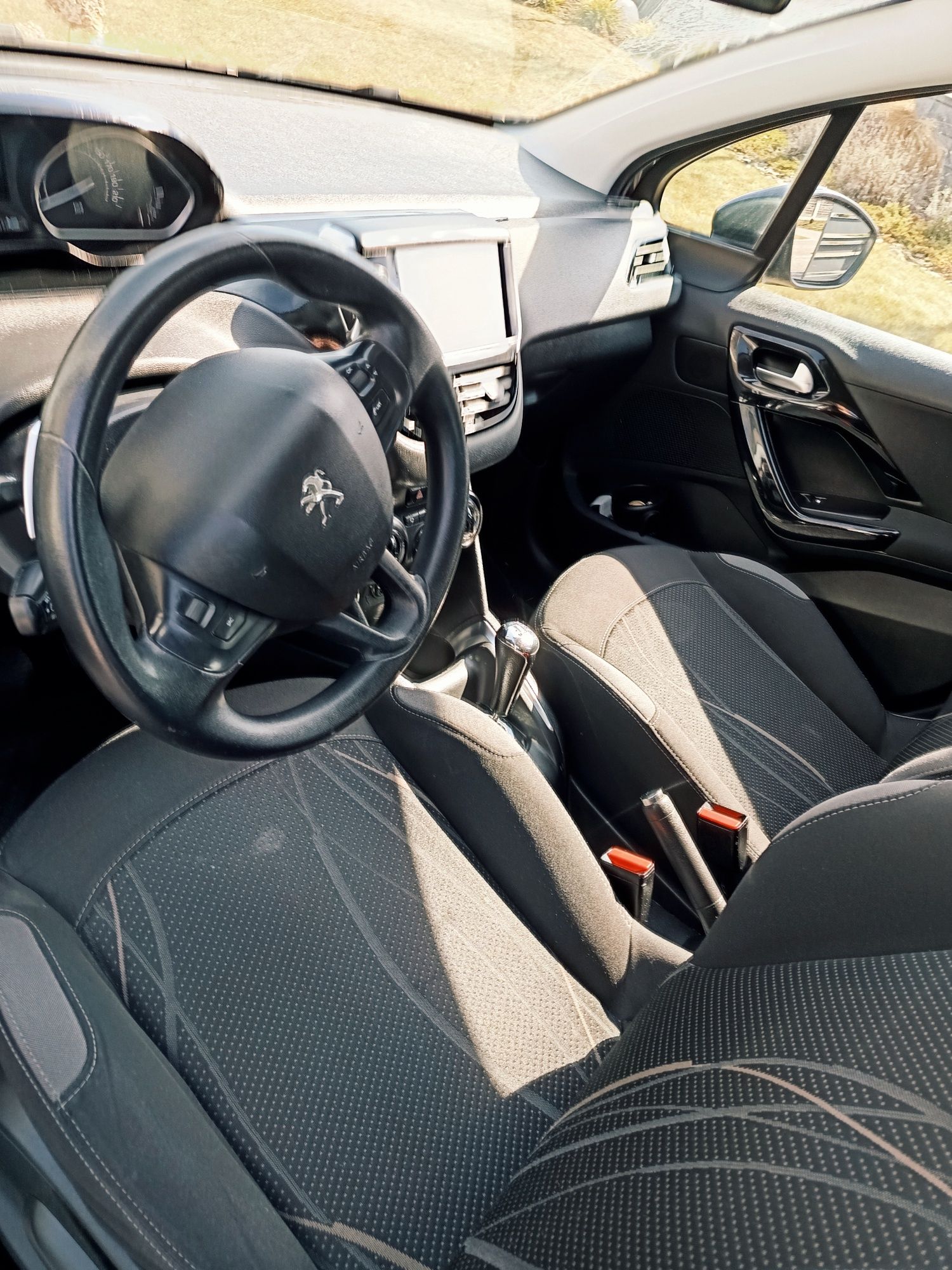 Peugeot  208 automat