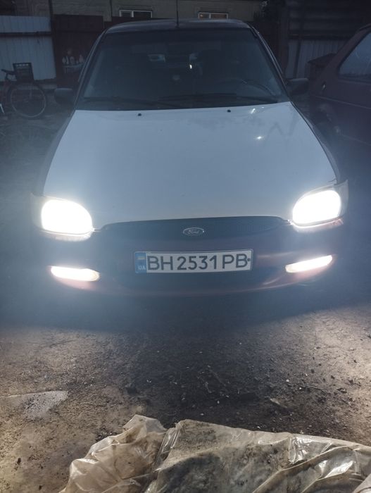 Продам форд эскорт 98 года