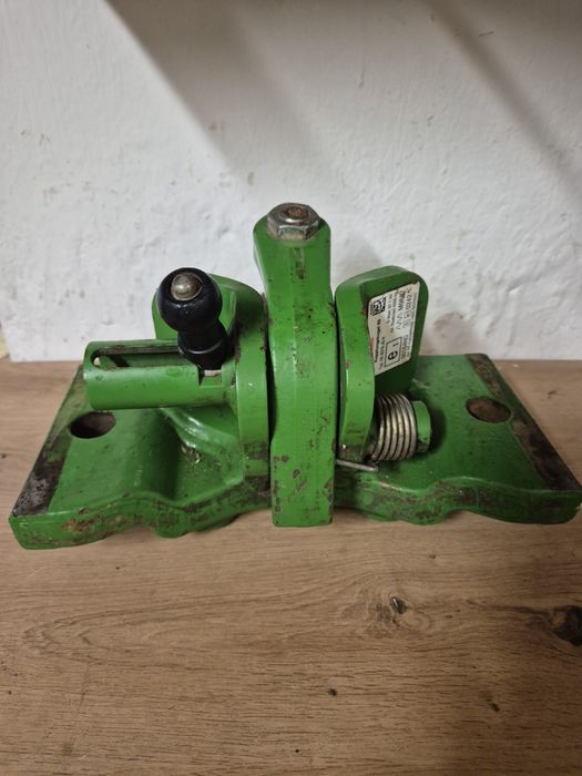 Zaczep kulowy K 80 John Deere
