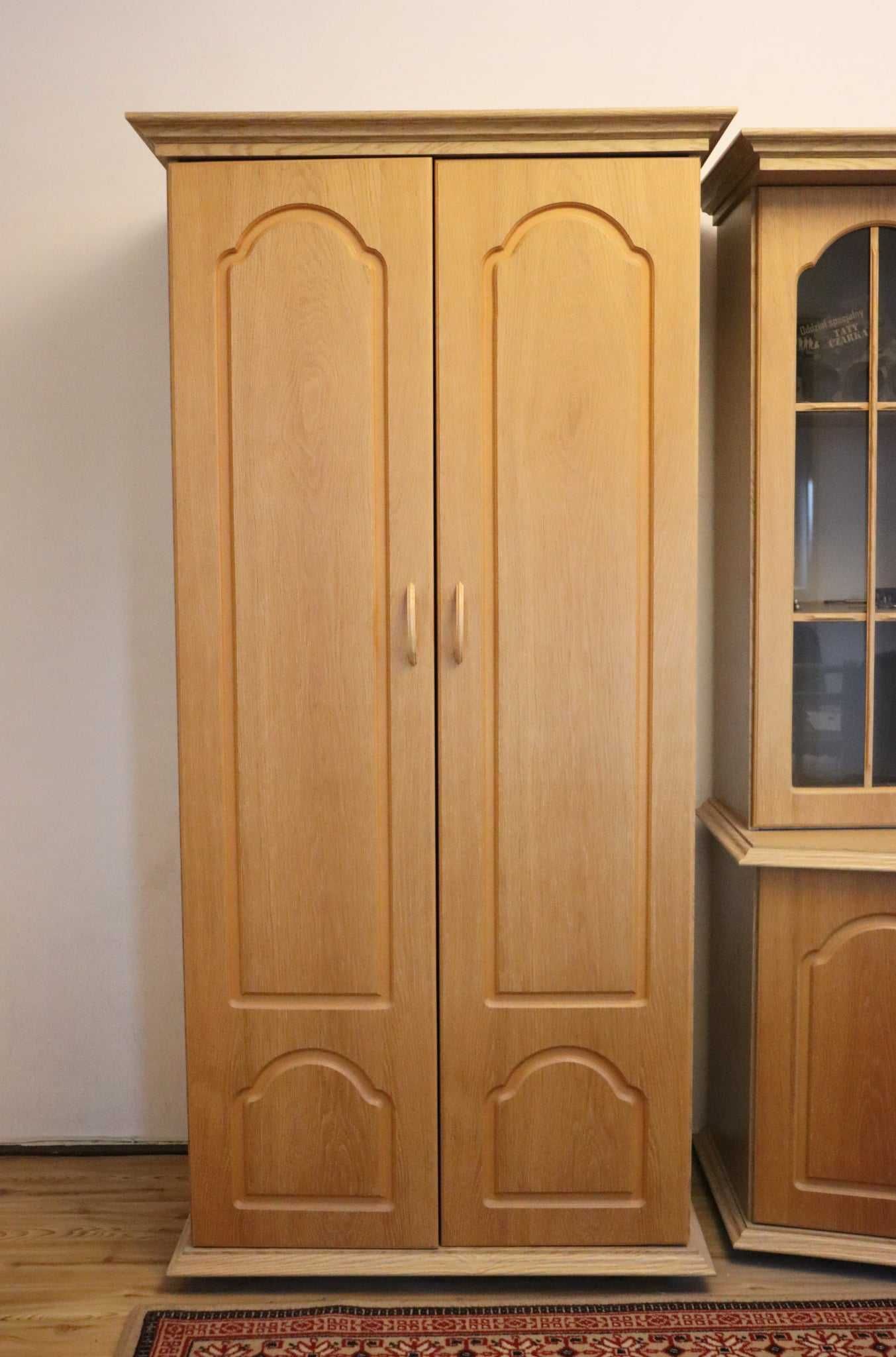 Komplet solidnych mebli vintage / rustykalnych