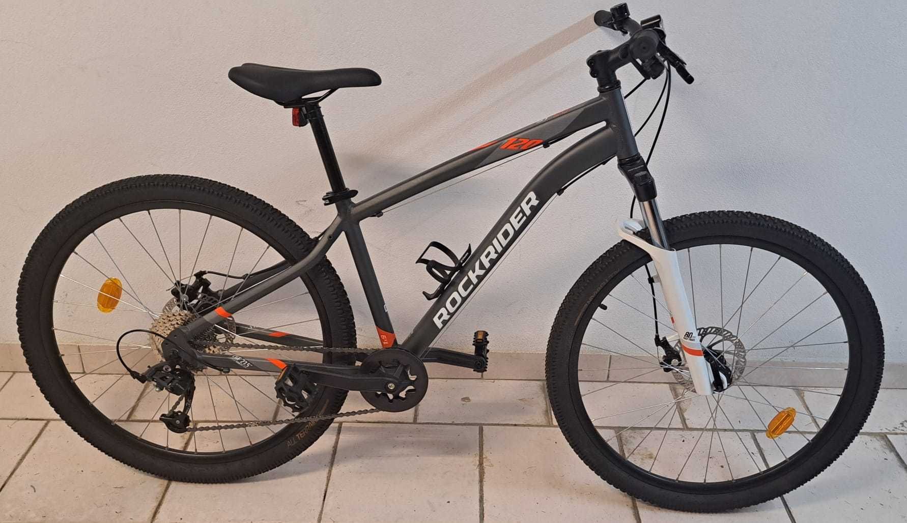 Bicicleta ROCKRIDER ST 120 com suspensão dianteira e roda 27.5