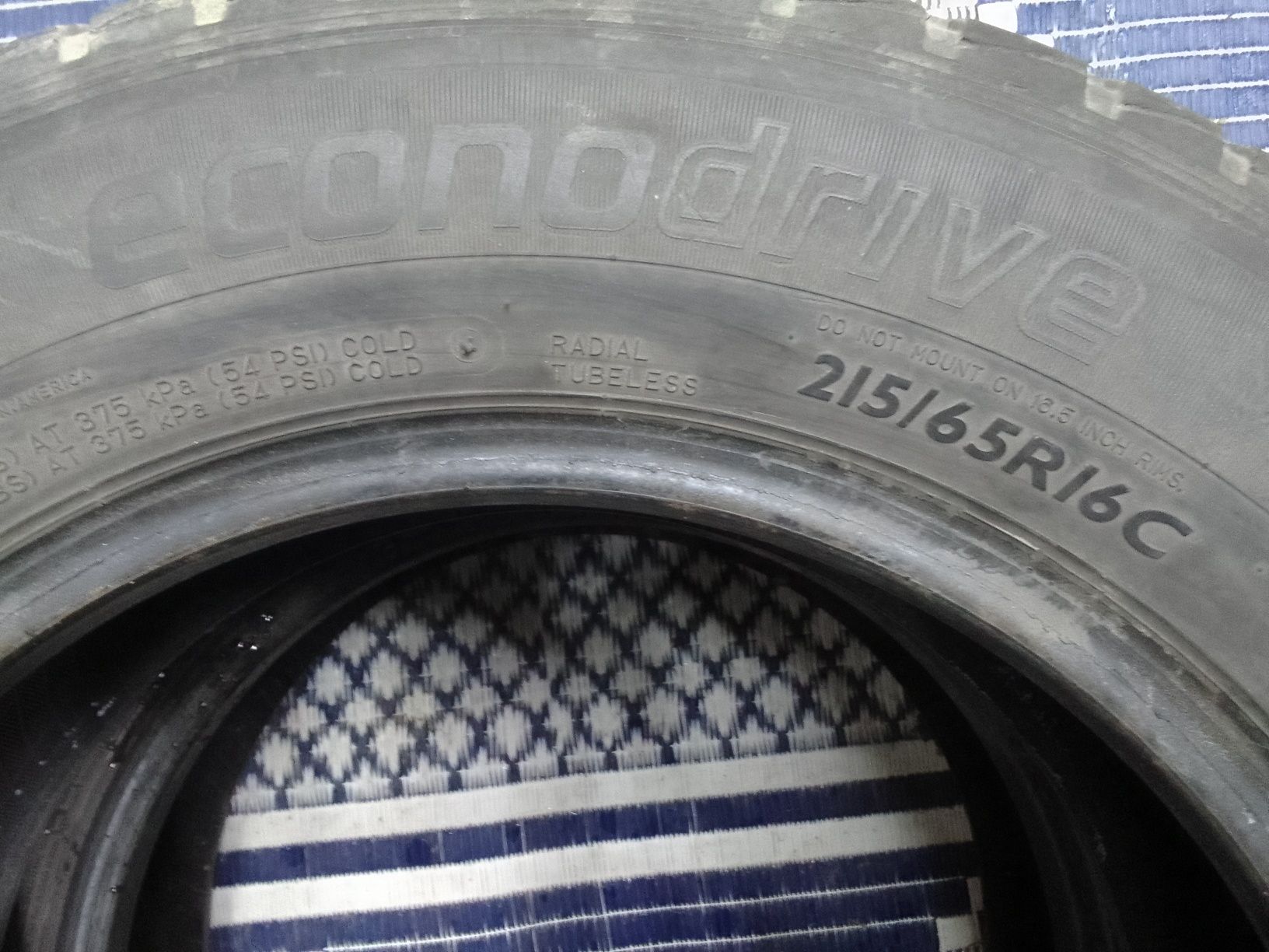 2 Opony letnie 215/65r16C DUNLOP 6.5mm