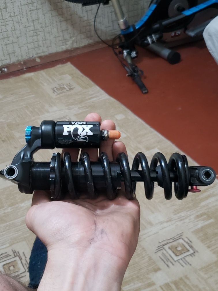 Аморт Fox van r performance, trunnion