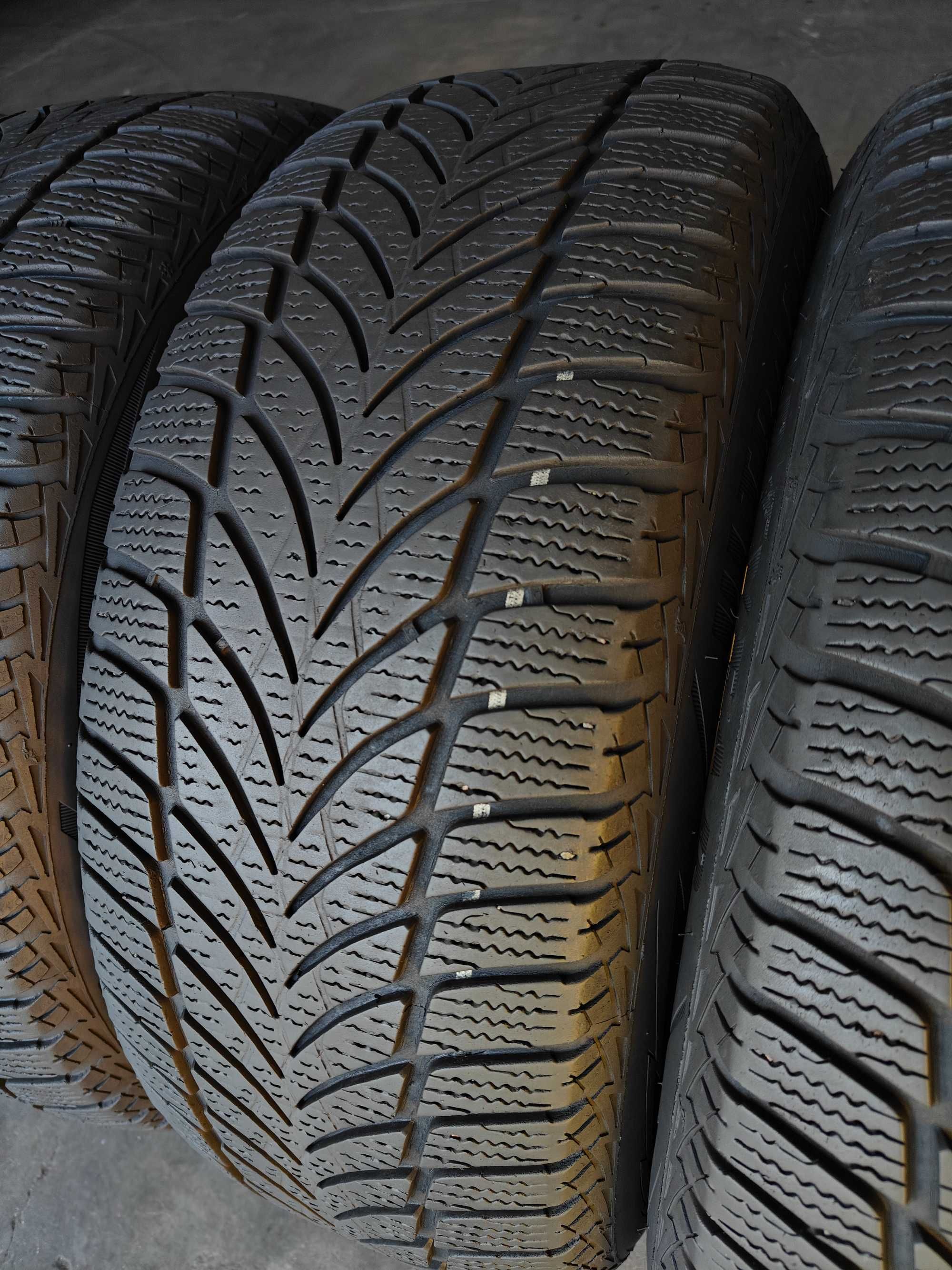 R16 205 55 шини зимові Goodyear Ultra Grip Ice 2 добрий стан