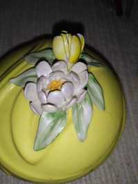 Румынский фарфор Faima. Вазочка и конфетница + три хрустальных цветка.