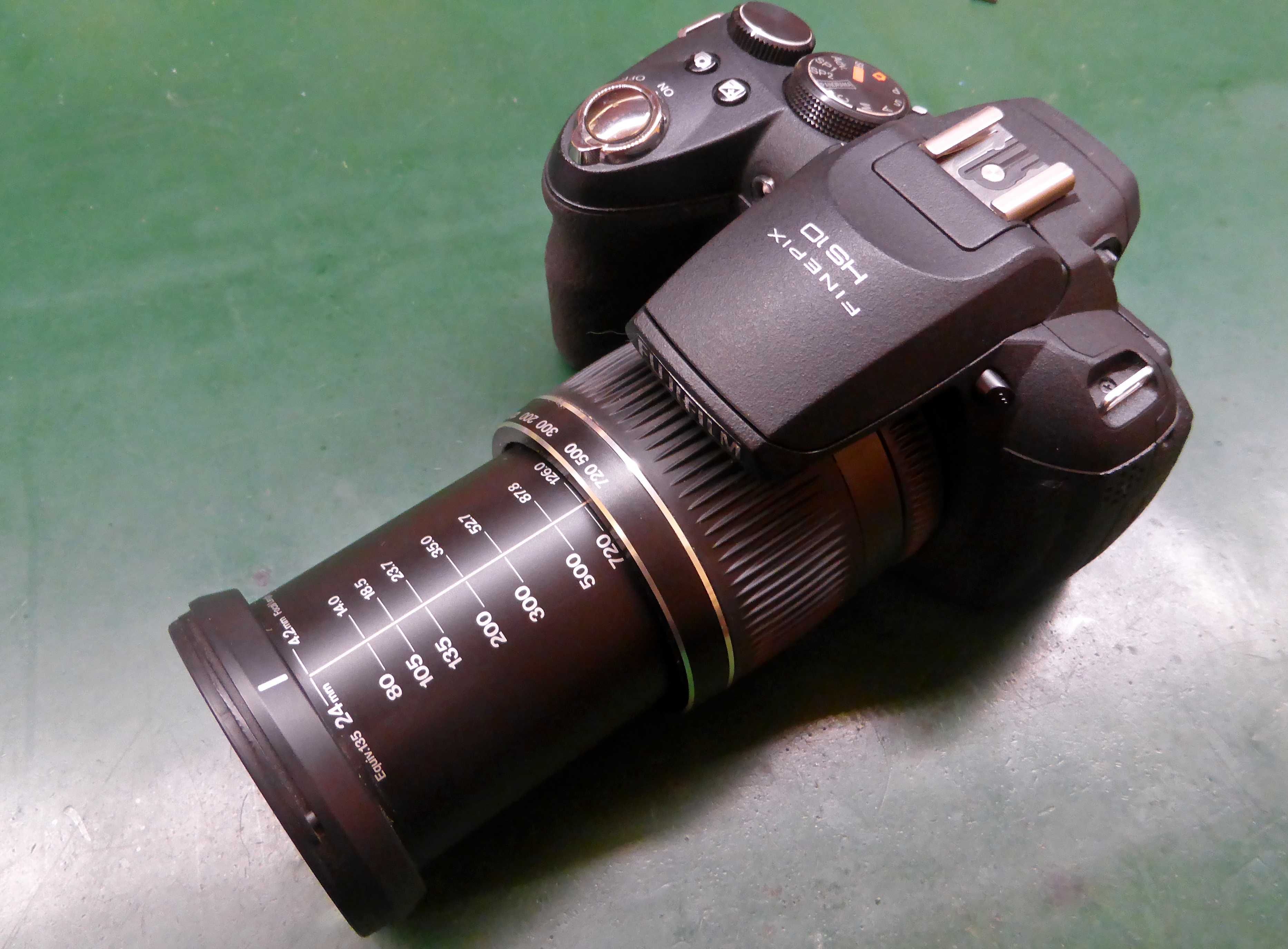 Câmara Fujifilm FinePix HS10 - Super Zoom Optico 30x (24-720mm)