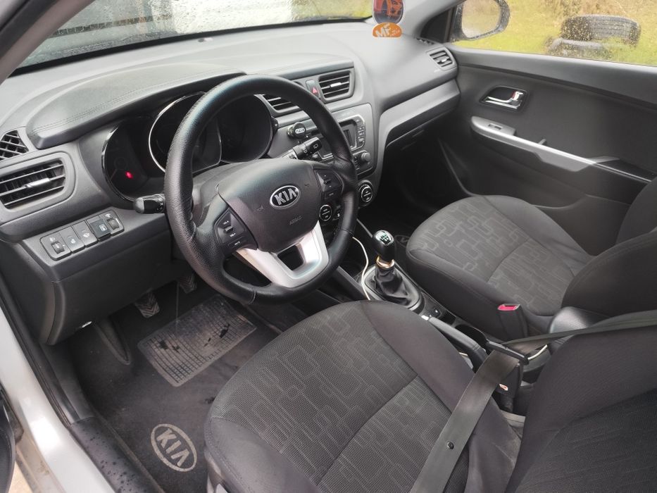 KIA RIO 2013г 1.6 в отличном состоянии