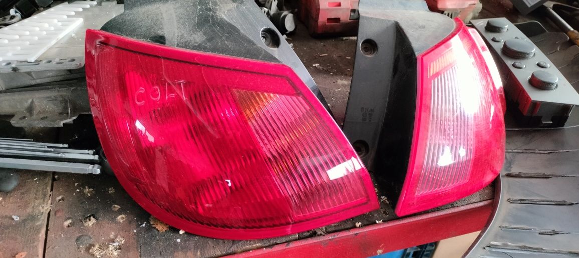 Lampa tylna lewa prawa błotnik Mitsubishi Colt