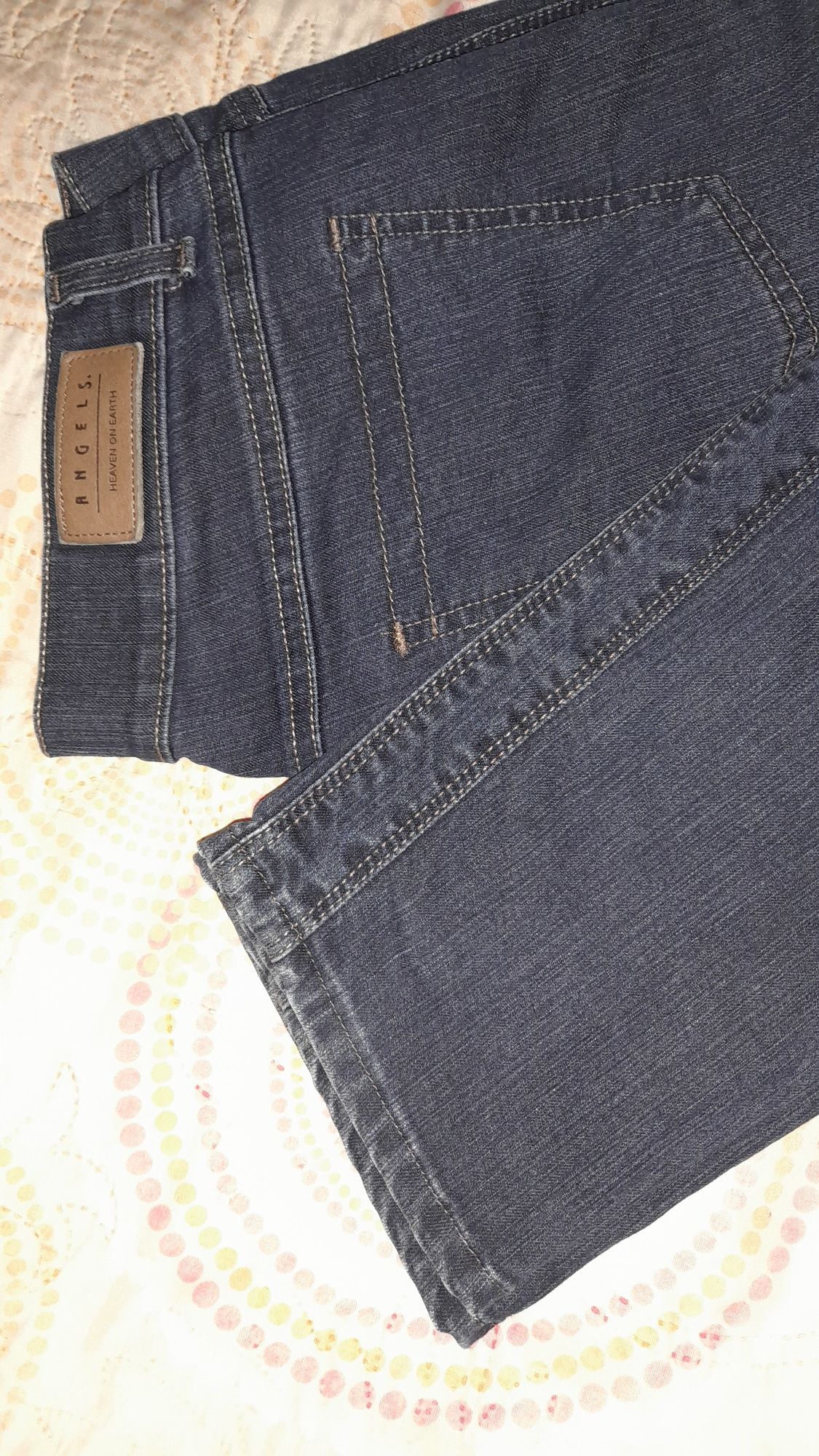 Продам жіночі фірмові джинси