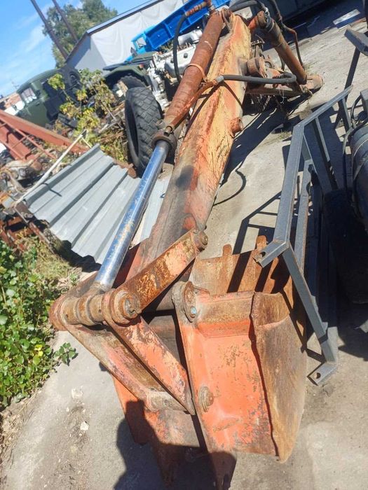 Продам екскаватор ЕО-2621, трактор ЮМЗ-6