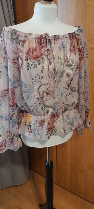 Mohito, nowa bluzeczka w stylu bocho w pastelowe kwiaty.