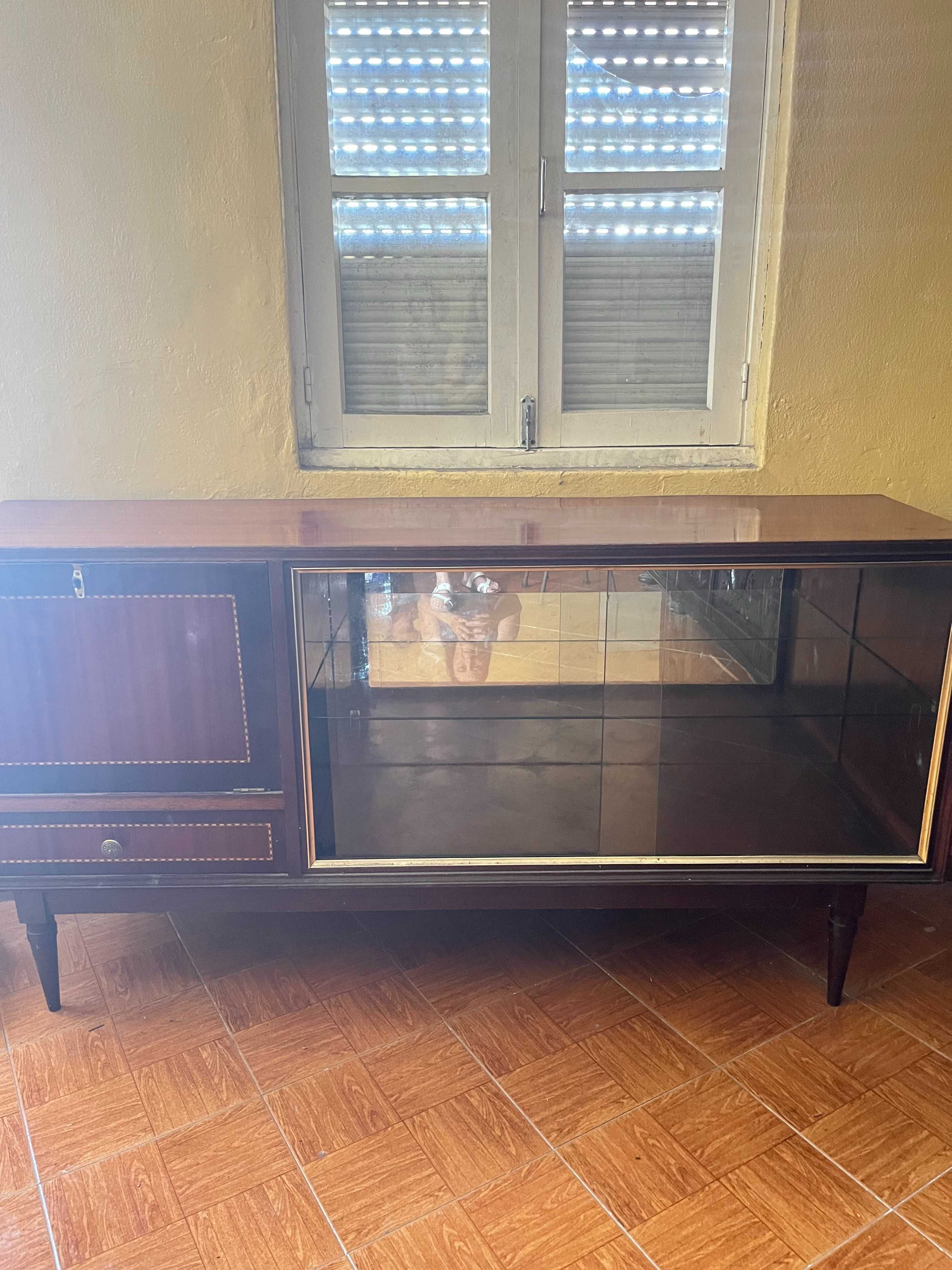 Móveis de sala e quarto