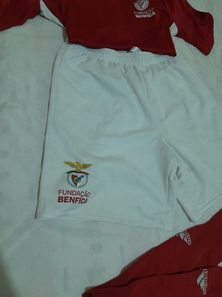 Uniforme ( fato benfica )
