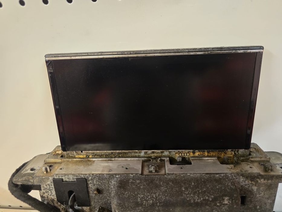 Wyswietlacz ekran winda radia audi q7 4m mib