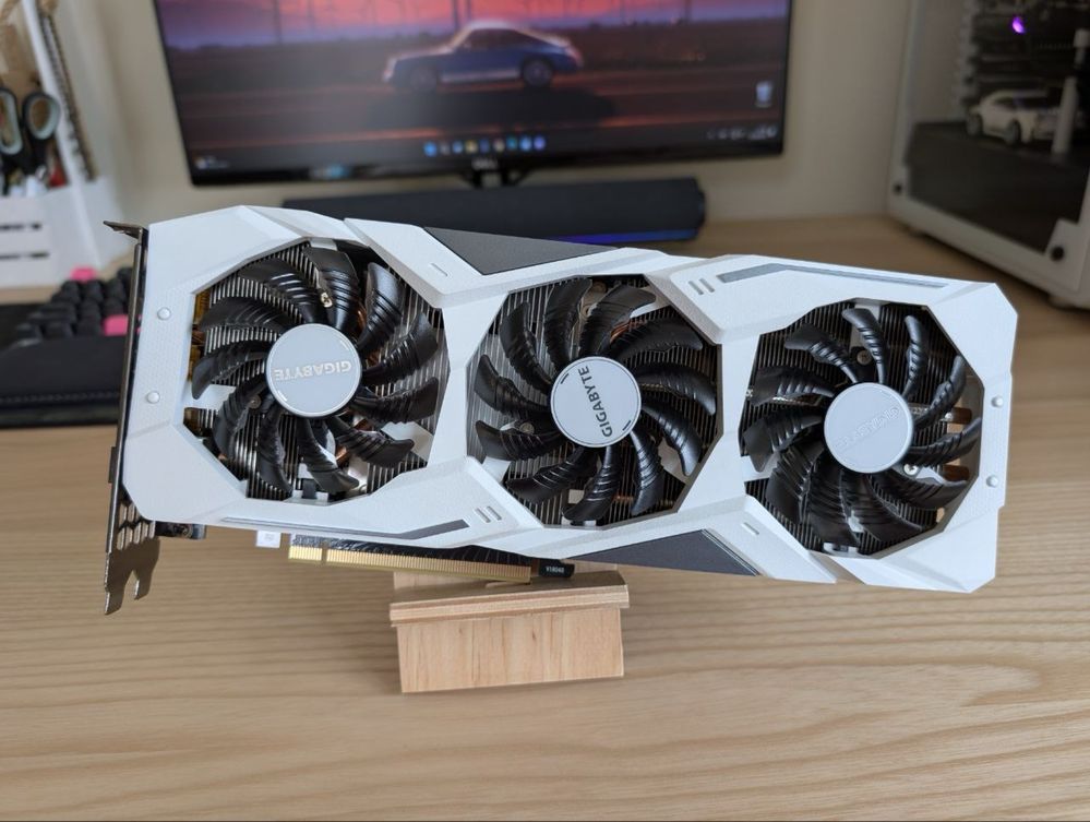 Відеокарта Gigabyte GeForce RTX™ 2070 GAMING OC WHITE 8G