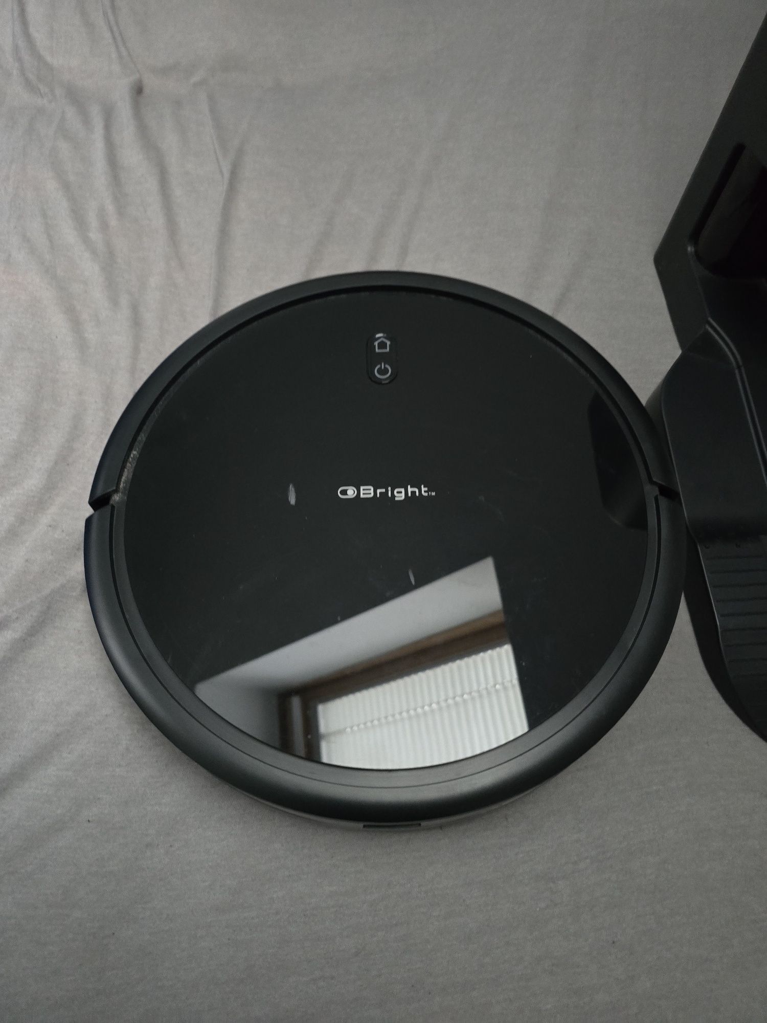 Odkurzacz samojezdny z funkcją samoczynnego opróżniania Smart Bright
