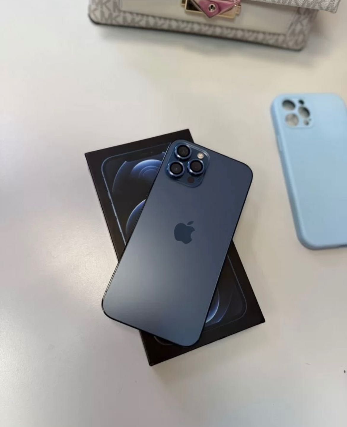 Продам iPhone 12 Pro 256