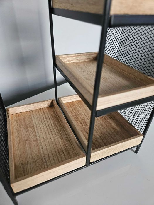 Kuferek stojak regalik z przegródkami na biżuterię loftowy