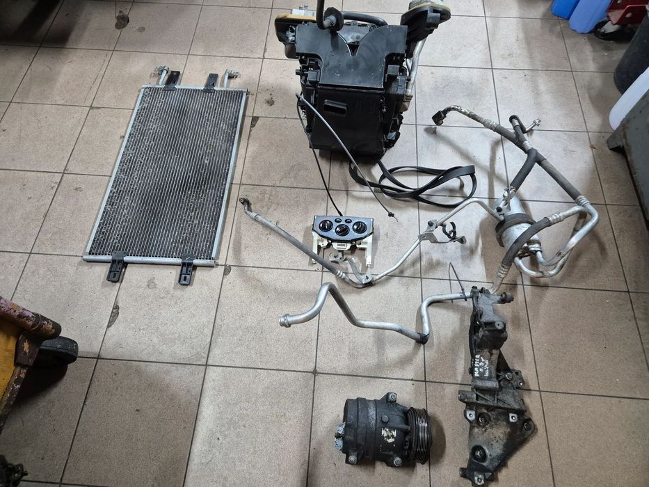 KLIMATYZACJA KOMPLETNA TRAFIC VIVARO PRIMASTAR 2.5 DCI 01-14r.