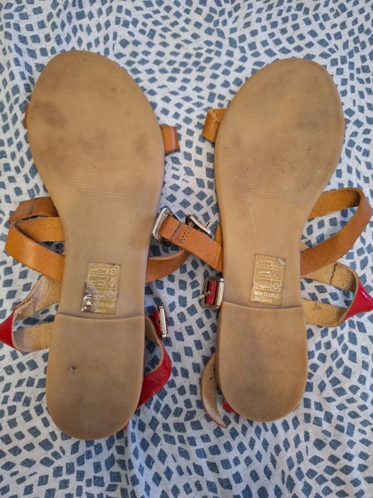 Шкіряні босоніжки eram