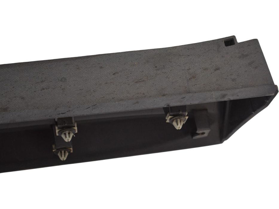 Накладка дверей нижня передня права зовнішня GMC TERRAIN 2016-2017 231