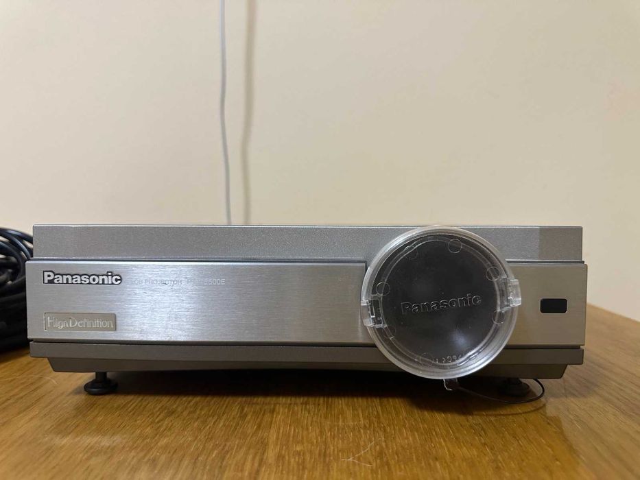 Проектор Panasonic LCD Projector PT-AE500E