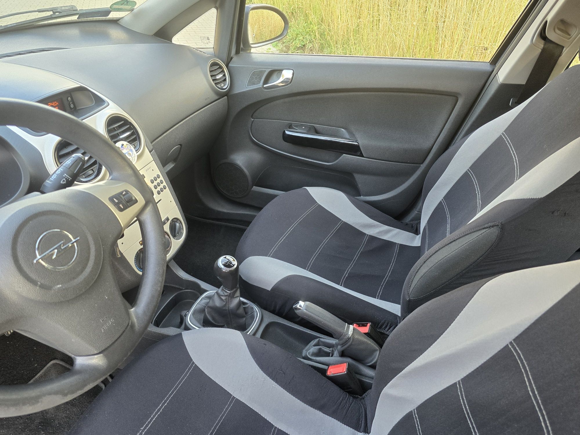Opel Corsa D 1.2 Eco tec sprawna klima