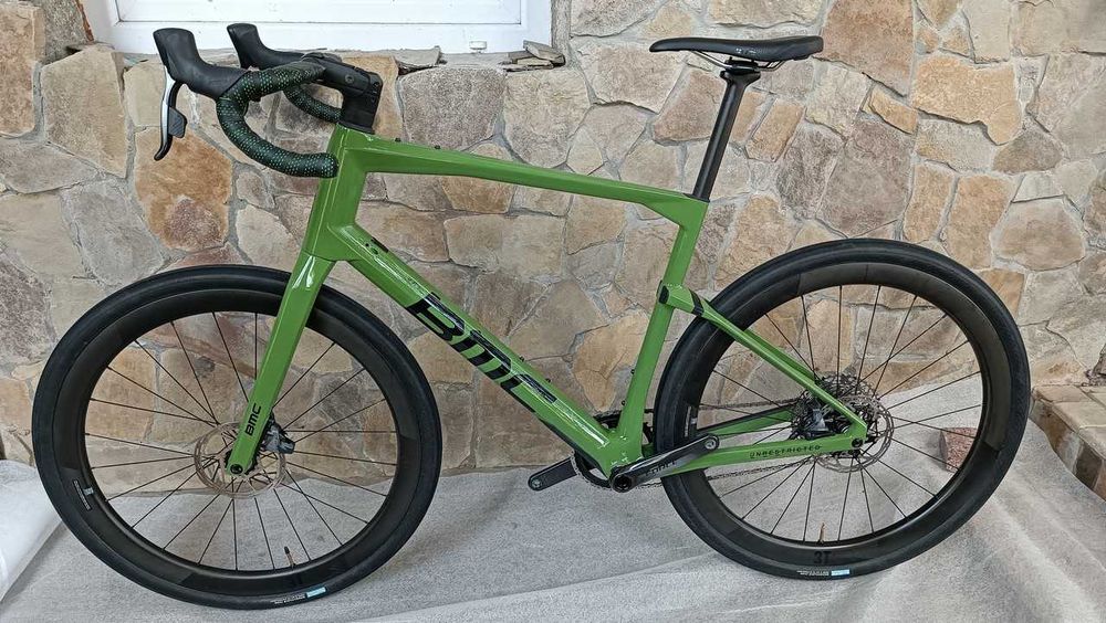 Карбоновий гравел BMC URS Two Gravel Bike eTap AXS