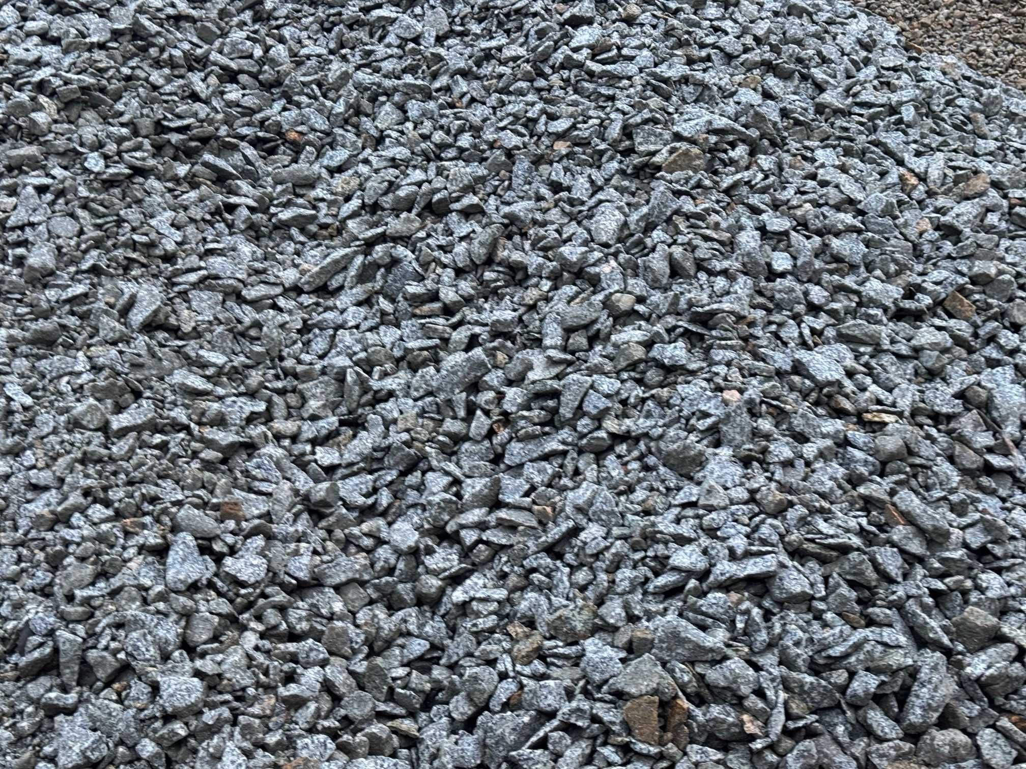 Granit ozdobny, kamień kolorowy do ogrodu
