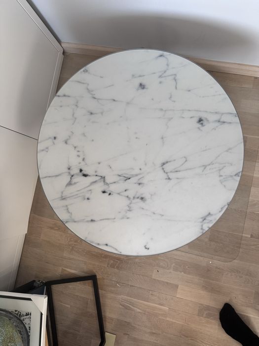 Stolik kawowy szklany motyw marmur