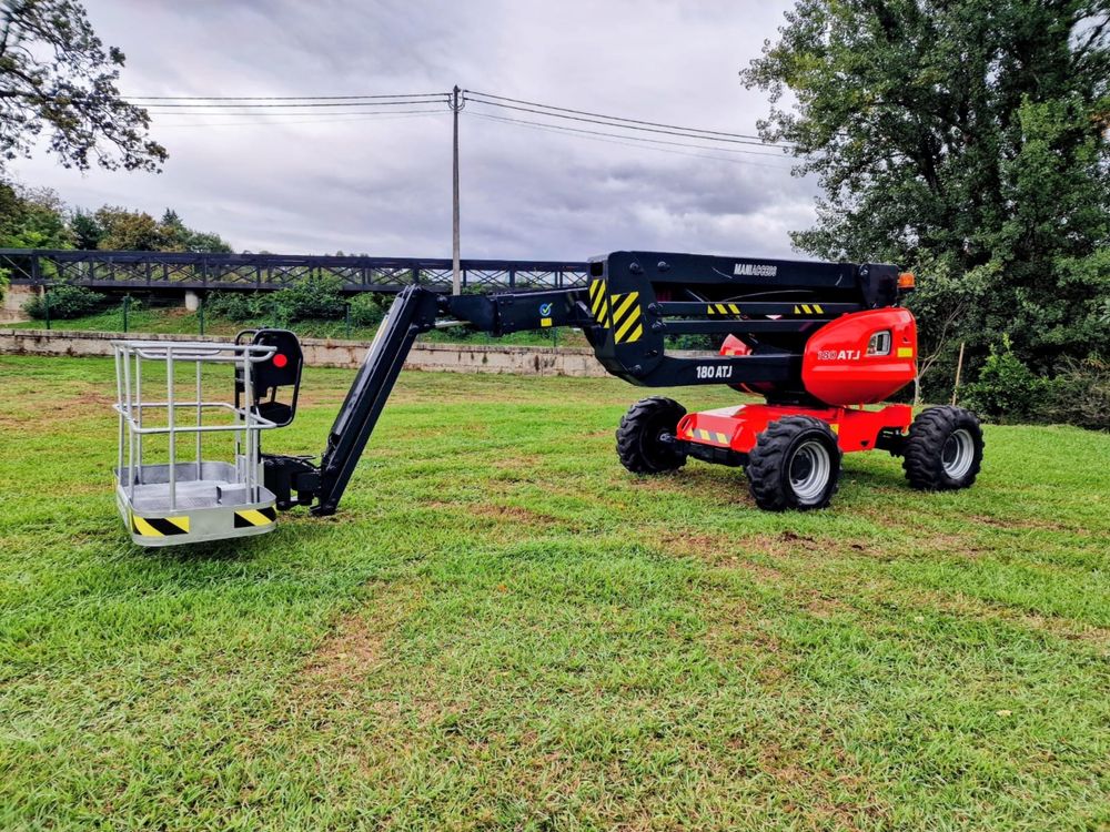 Plataforma elevatoria Manitou 18m