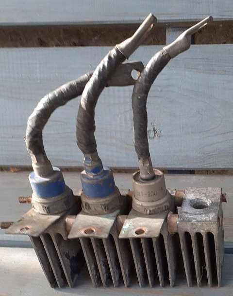 Силові діоди ВК2-200, Д161-320, КУ202И з радіаторами