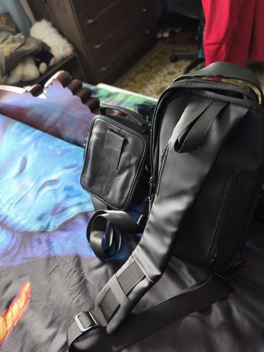 2 Carteira mochila de ombro e mão como novas