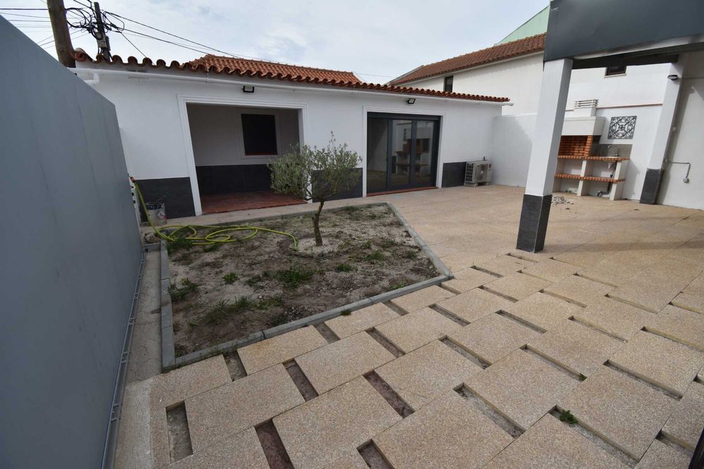 MORADIA a escassos minutos de São Martinho do Porto