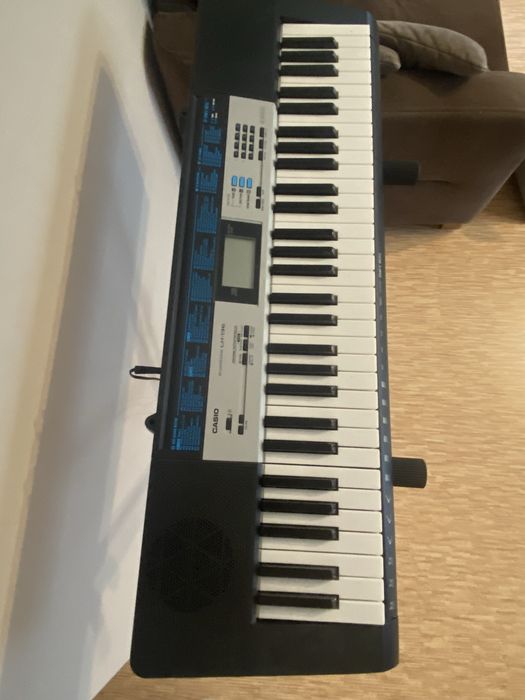 Sprzedam keyboard CASIO LK-136 w bardzo dobrym stanie!