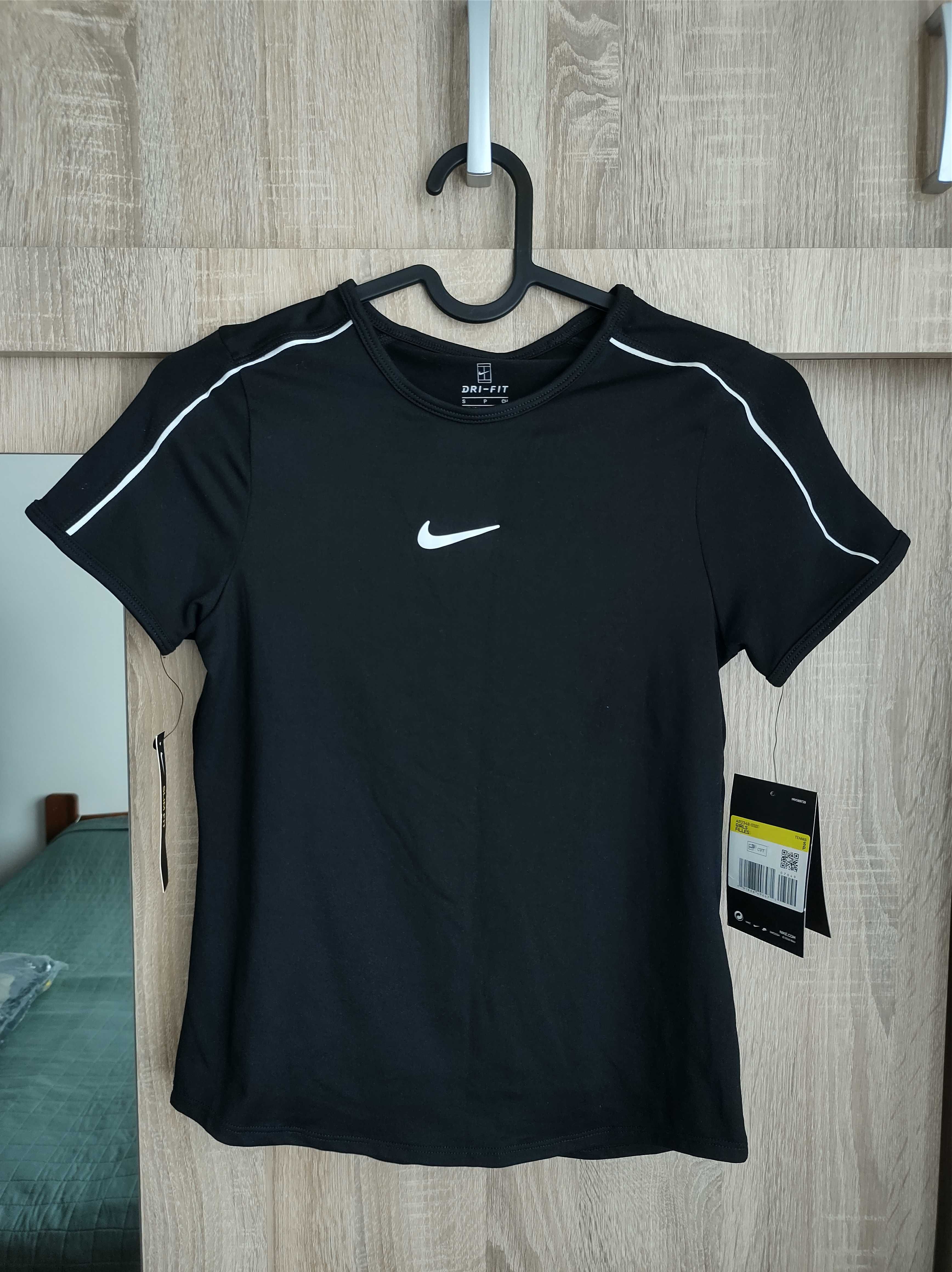 Nike 128-137 cm dziewczęca koszulka sportowa