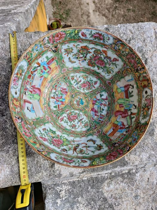 19th-century Chinese Rose Medallion/Canton punch bowl.