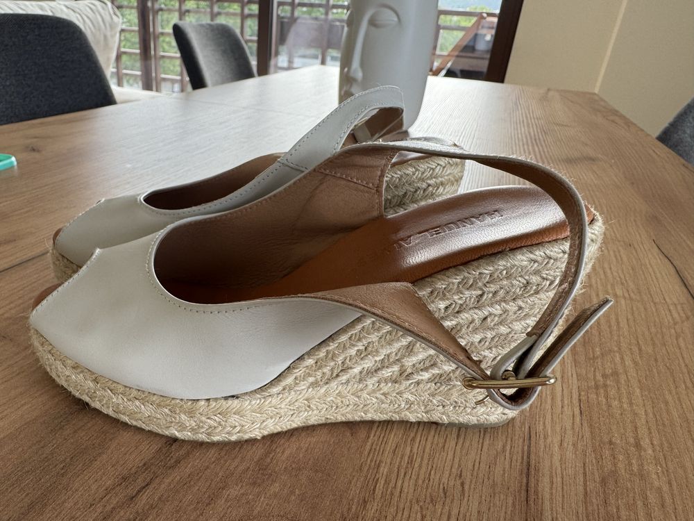 Sandalias Brancas