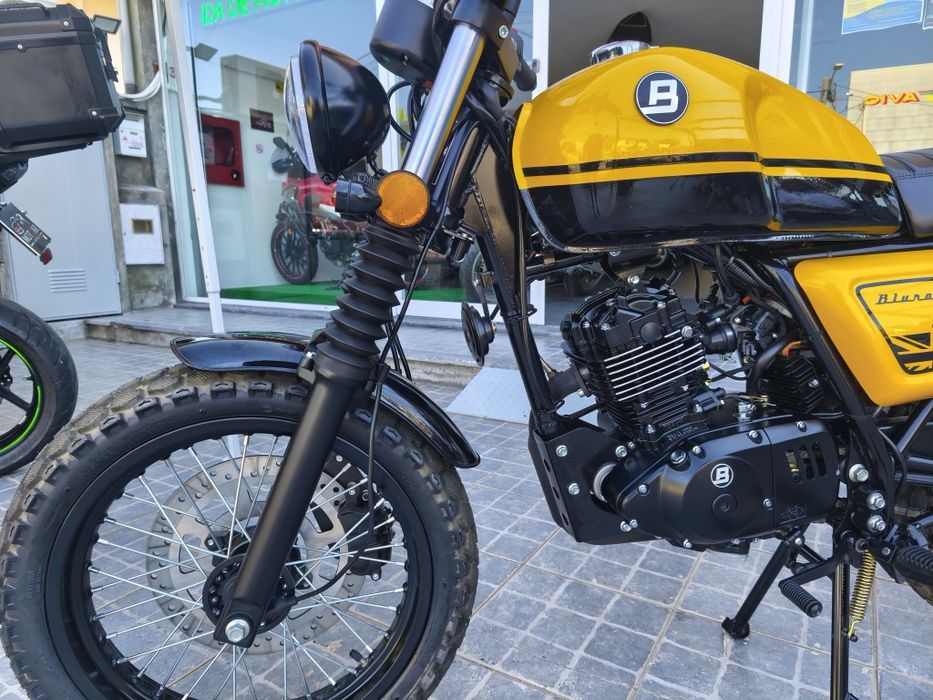 Bullit Bluroc 125 café Racer  nova