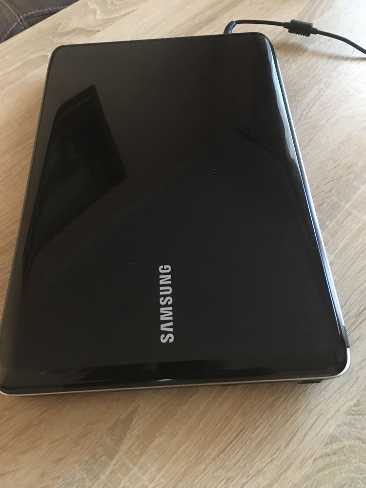 Samsung rv508 2 ядра 4/320гб чудовий стан