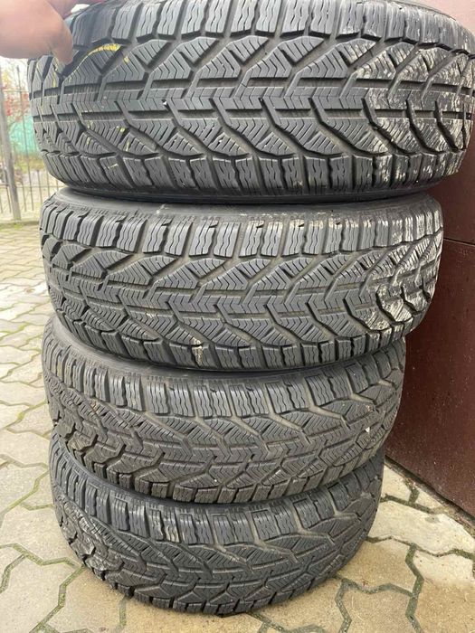 Зимова резина 215/60/R16 2023 року