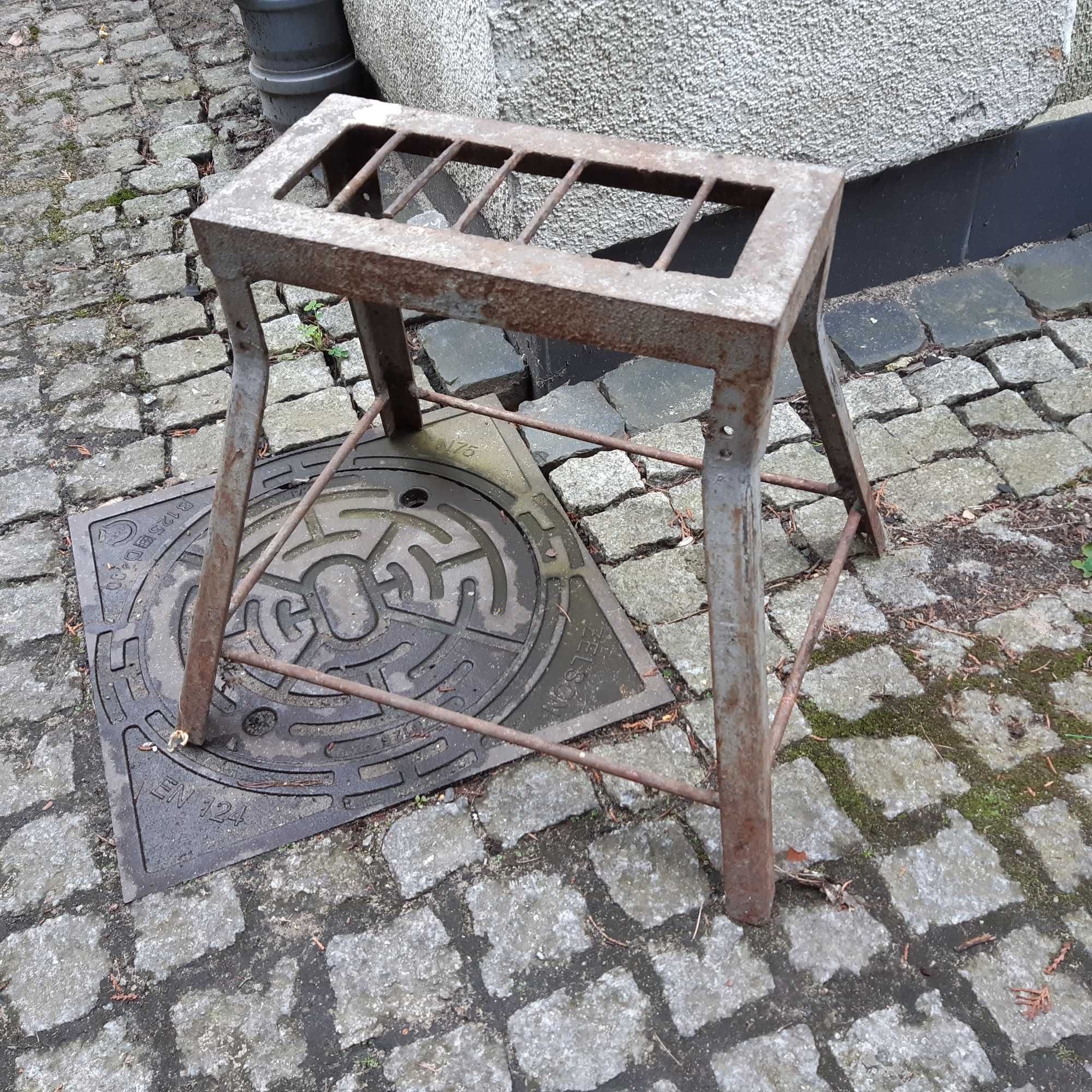 Podest taboret stołek kołyska bobyłka stojak  podstawa podstawka