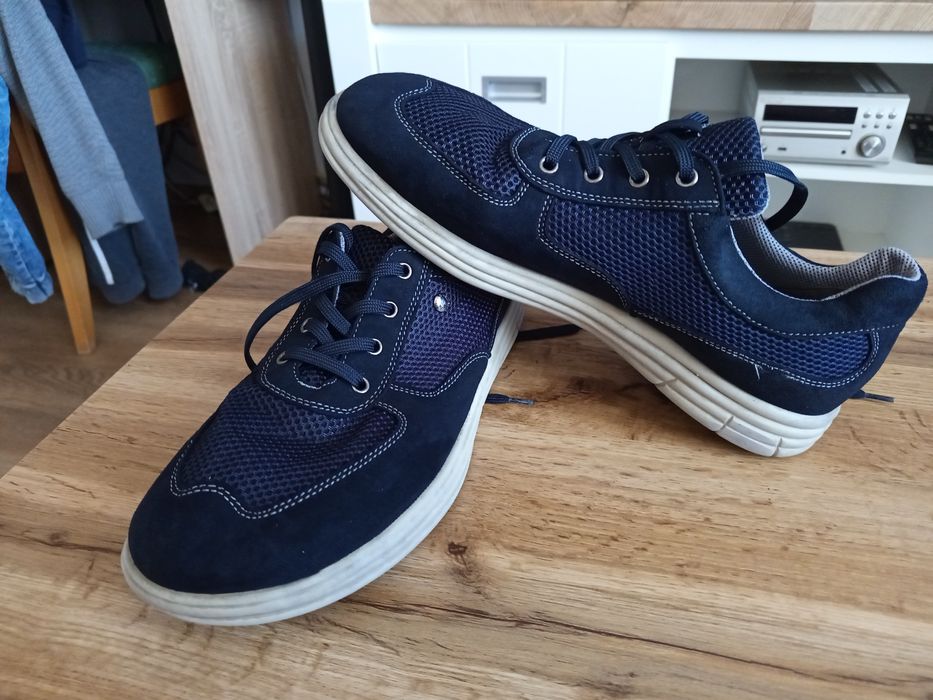 #405 Buty męskie sportowe Helvesko