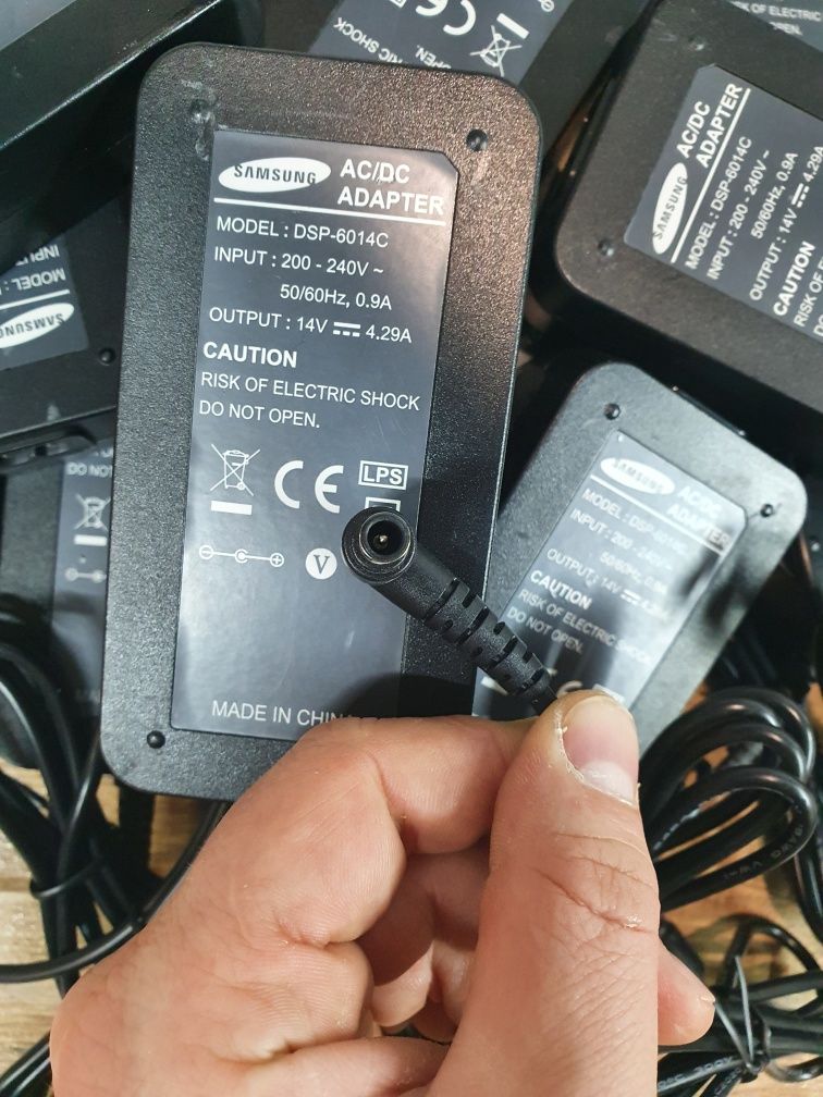 Блок живлення питания зарядное зарядка Samsung 14v/4,29a 60w оригінал