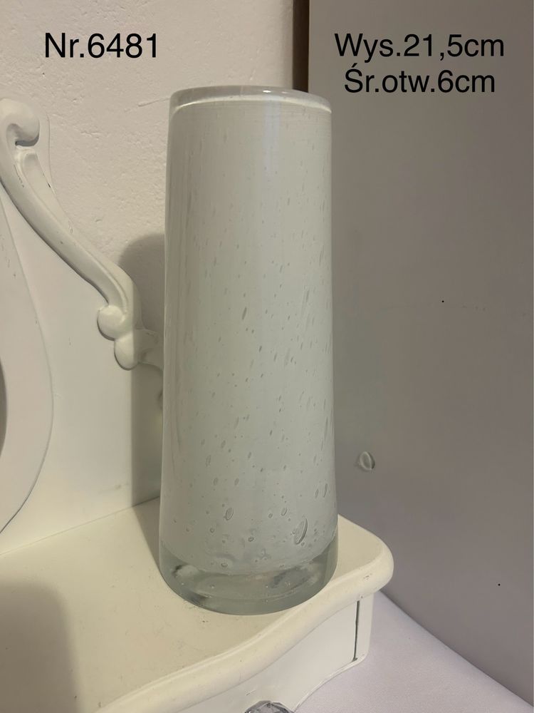 Szklany mleczny wazon nr.6481